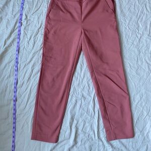 RW&CO. Cropped Slim Trousers in Dusty Rose